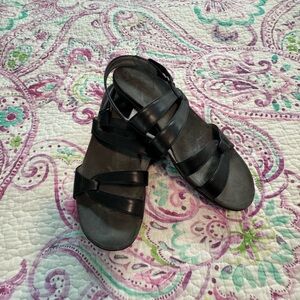 BareTraps Black Multi-Strap Sandals with Adjustable Velcro Closure 9M